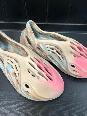 Adidas Foam Slip-On Clog for man’s in Pink & Blue Marble